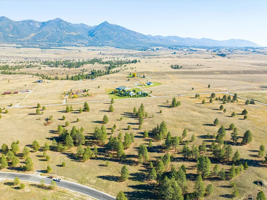 240 Paradise Loop Eureka MT 59917