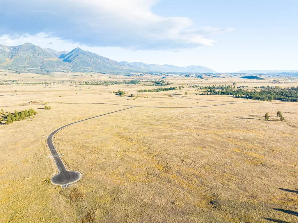 240 Paradise Loop Eureka MT 59917