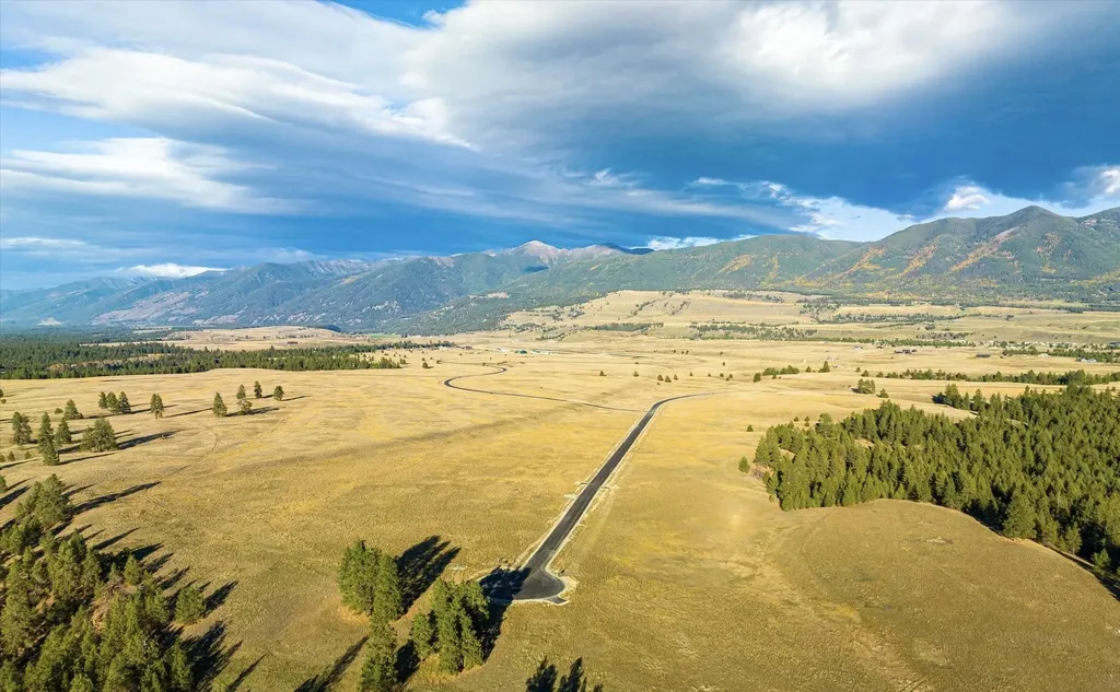 542 Paradise Loop Eureka MT 59917