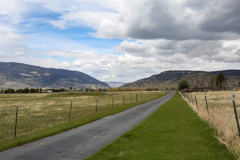 80 Deep Creek Bench Road Livingston MT 59047