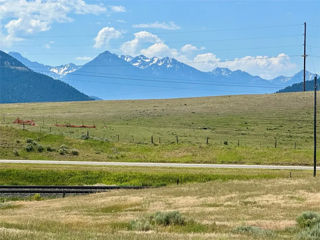 Tract 4 Northern Lights Road Livingston MT 59047