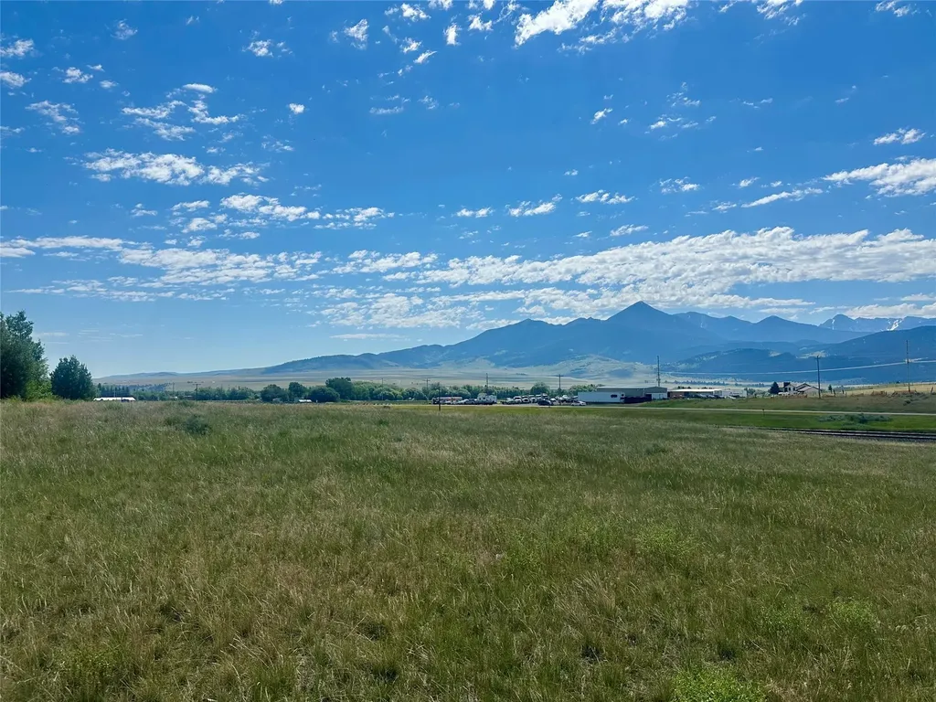 Tract 4 Northern Lights Road Livingston MT 59047