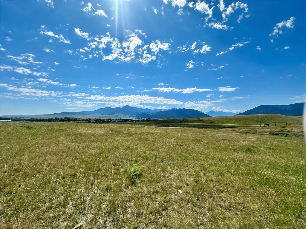 Tract 4 Northern Lights Road Livingston MT 59047