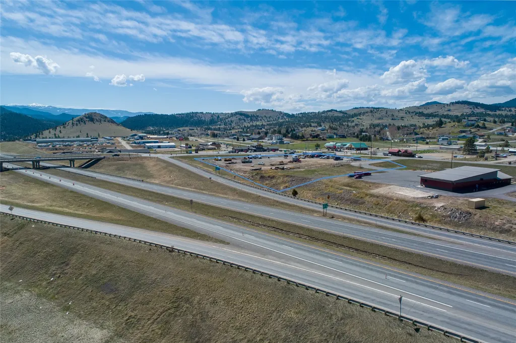 1196 Mt Highway 282 Clancy MT 59634