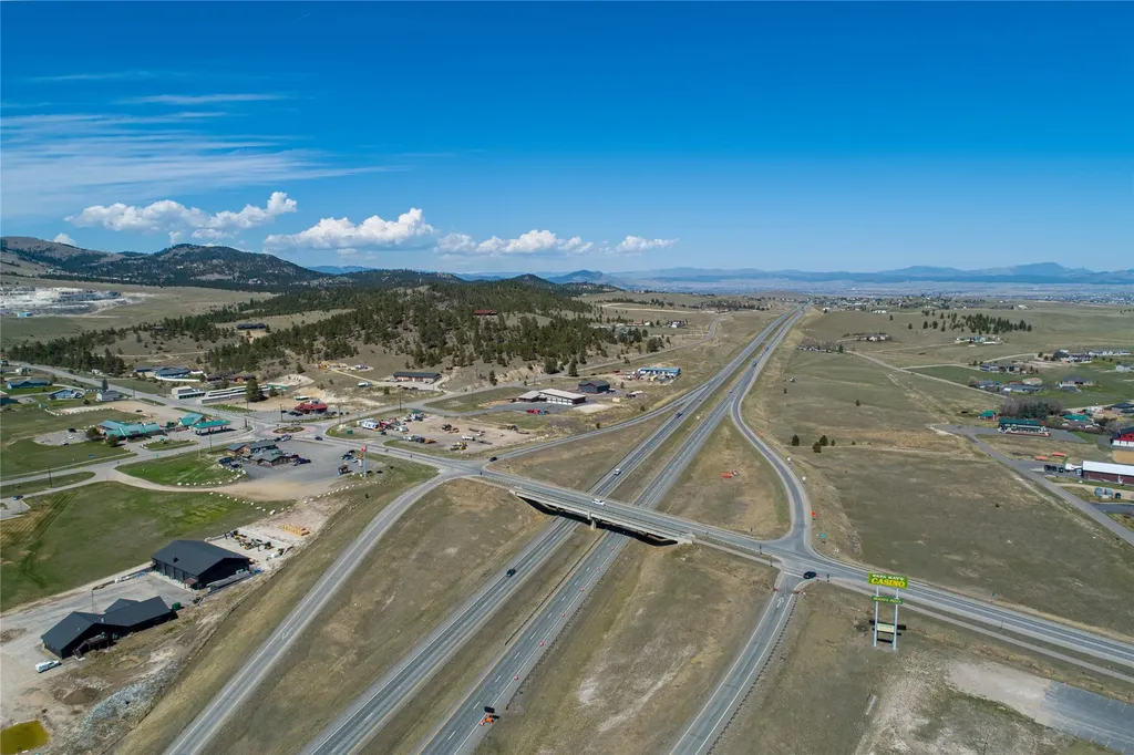 1196 Mt Highway 282 Clancy MT 59634