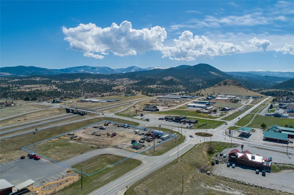 1196 Mount Highway 282 Clancy MT 59634