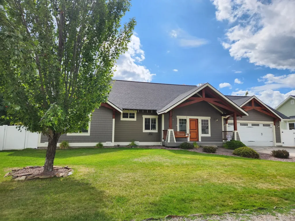 28 Mackenzie Lane Bigfork MT 59911