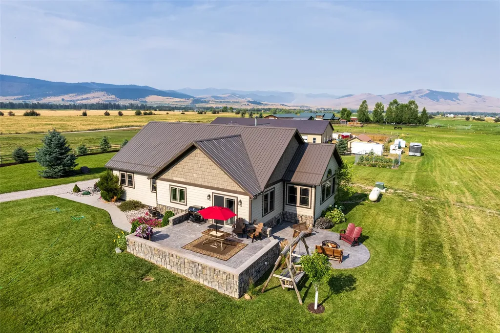 61695 Hillside Road St Ignatius MT 59865