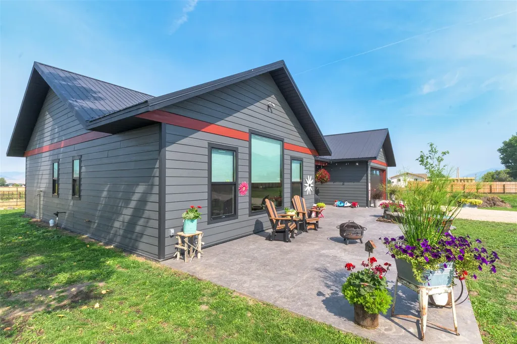60281 Hillside Road St Ignatius MT 59865