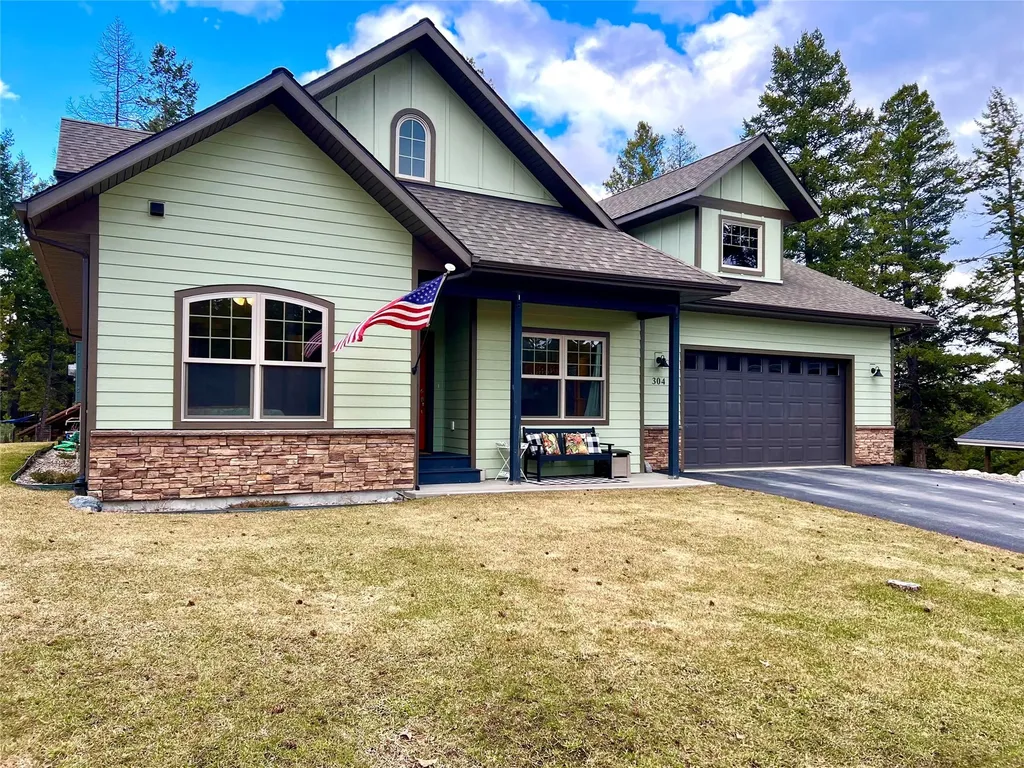 304 Spurwing Loop Lakeside MT 59922