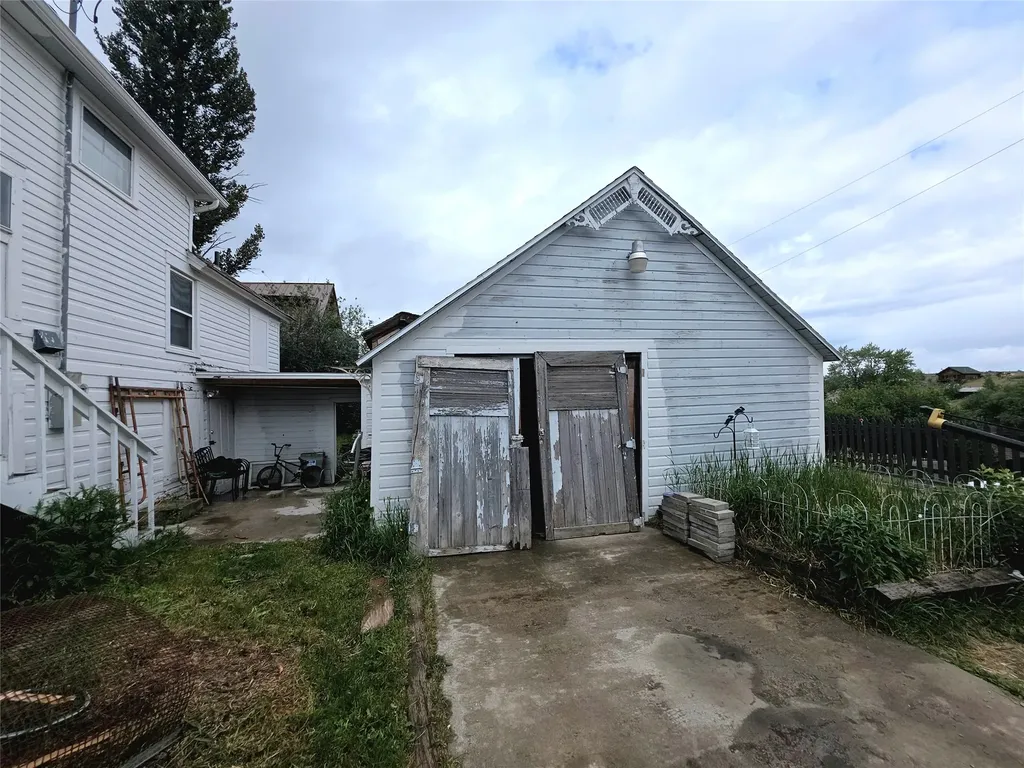 115 E Idaho Street Virginia City MT 59755