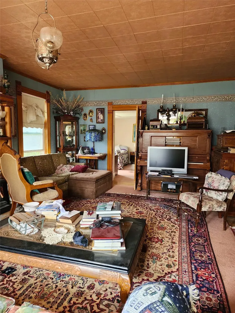 115 E Idaho Street Virginia City MT 59755