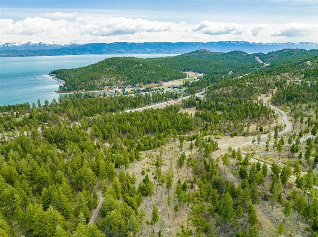 167 Eagles Crest Lakeside MT 59922