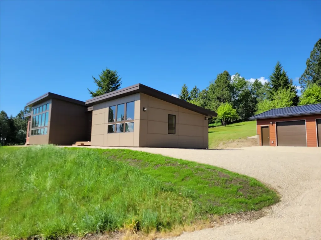 16079 Queen Annes Lane Florence MT 59833