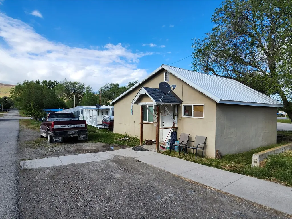 112 N Arlee Street Hot Springs MT 59845