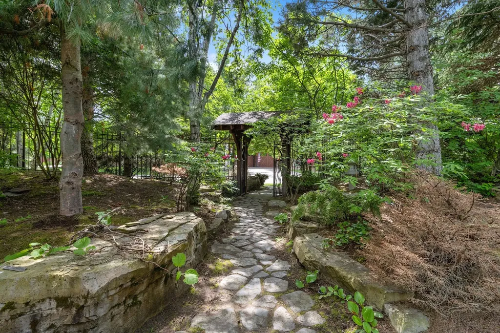 311 Eagle Bend Drive Bigfork MT 59911