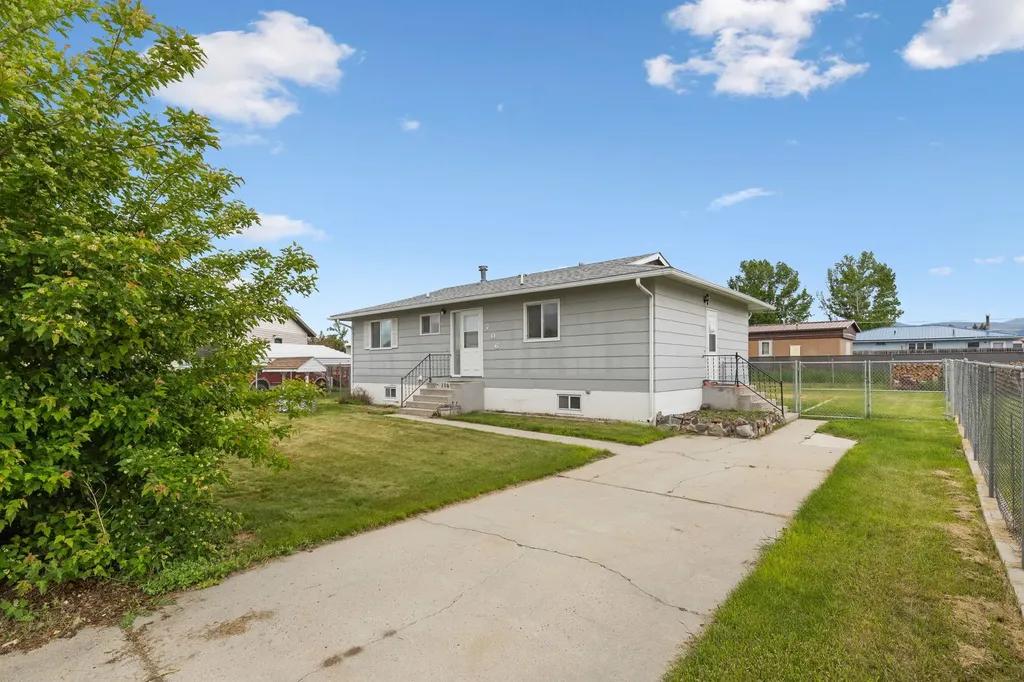 706 Washington Street Deer Lodge MT 59722