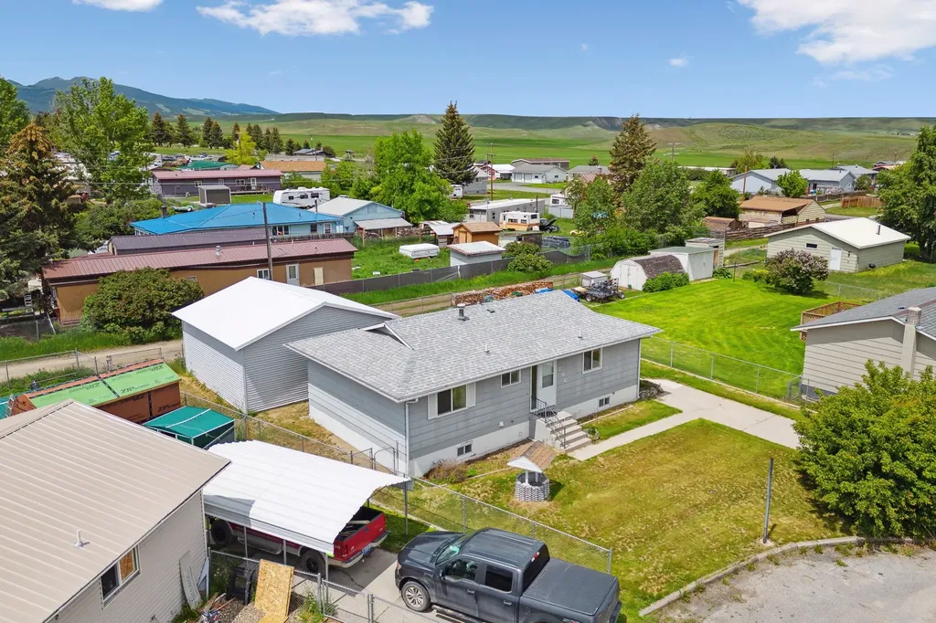 706 Washington Street Deer Lodge MT 59722