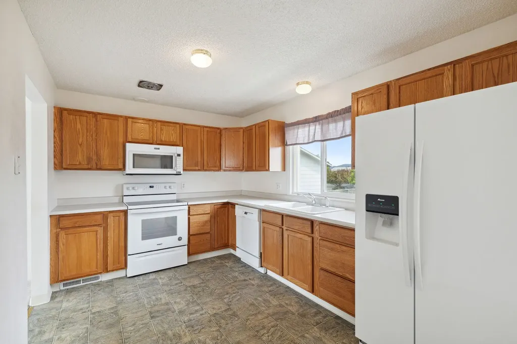 706 Washington Street Deer Lodge MT 59722