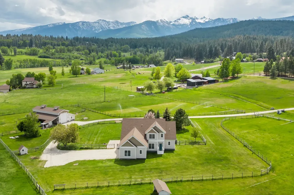 321 Cooper Loop Hamilton MT 59840