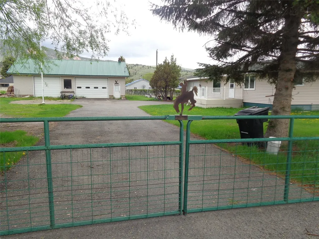 222 Warren Street Anaconda MT 59711