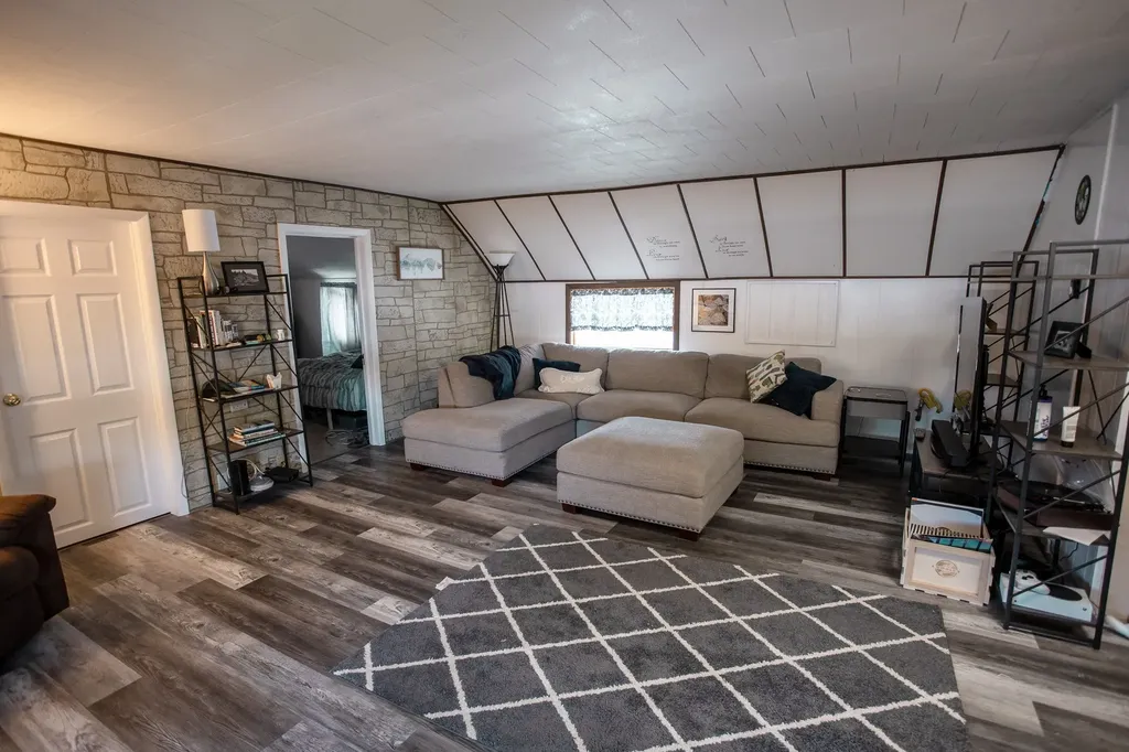 17 Front Street N Cascade MT 59421
