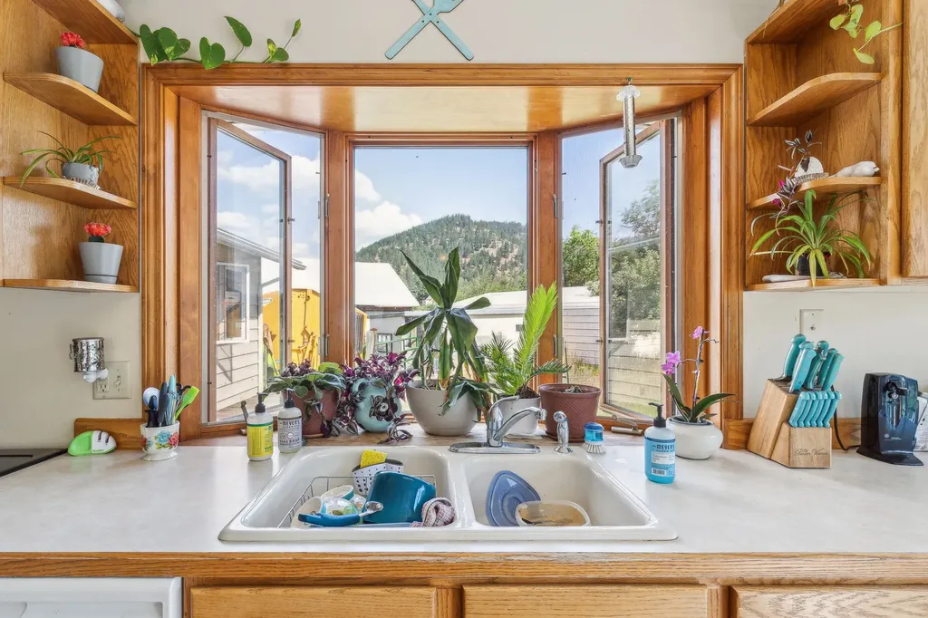 11055 Silver Street Clinton MT 59825