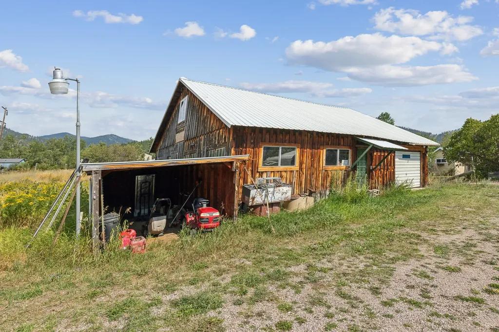 11055 Silver Street Clinton MT 59825