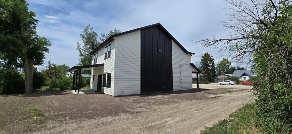 520 Dupuyer Avenue Valier MT 59486