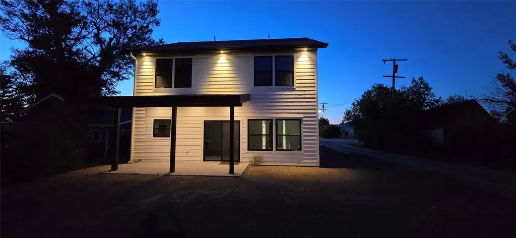 520 Dupuyer Avenue Valier MT 59486