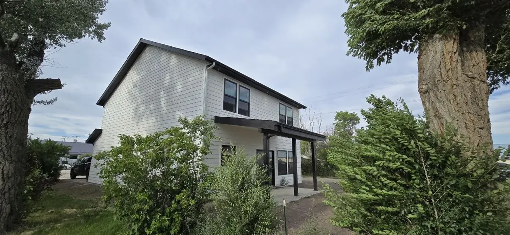 520 Dupuyer Avenue Valier MT 59486