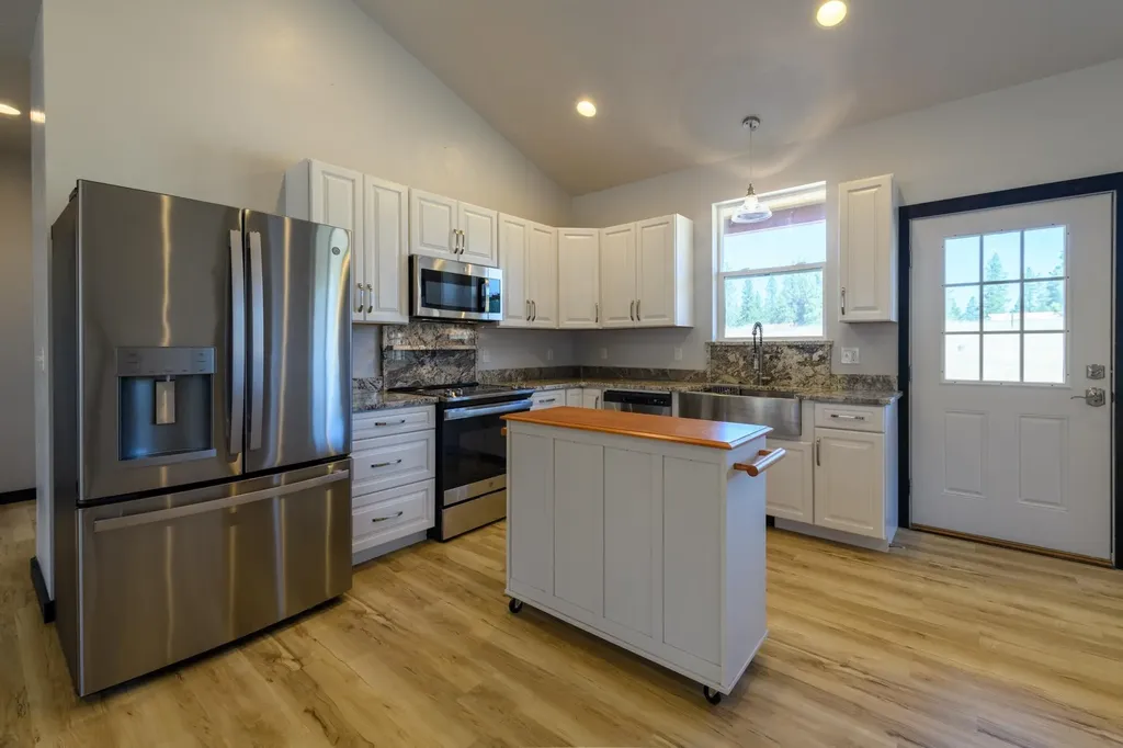 72 Joe Road Eureka MT 59917