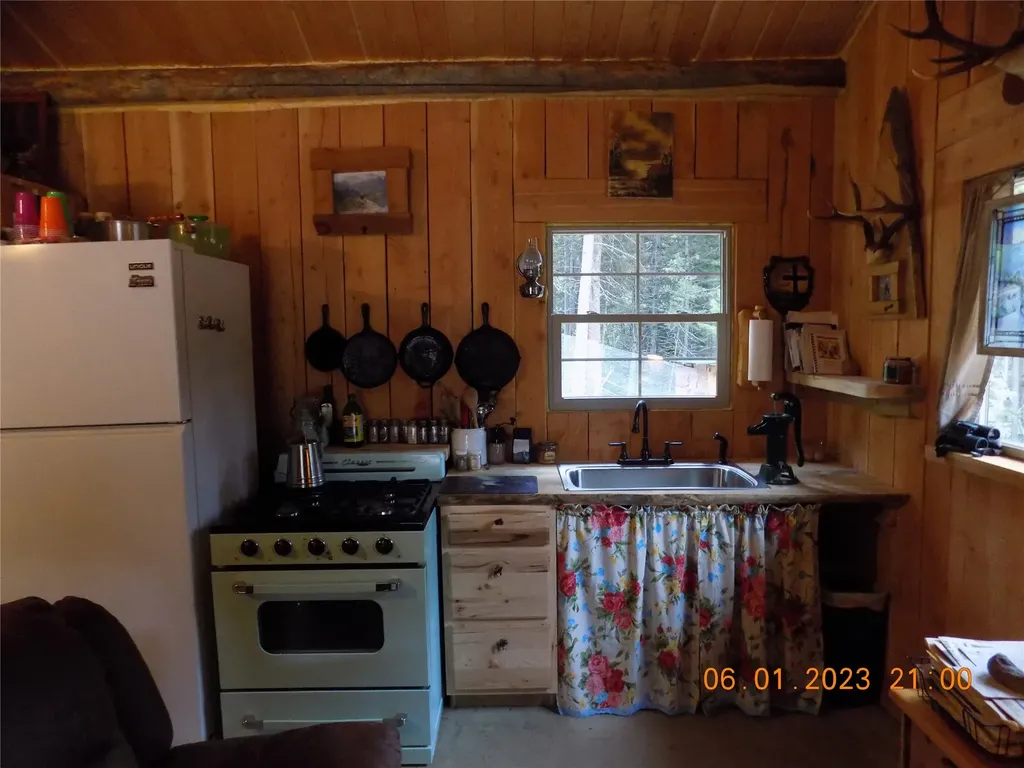 6 Cramer Springs Trail Clinton MT 59825