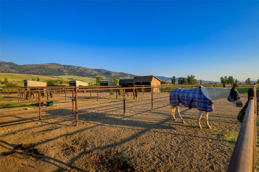 5228 Gardner Lane Florence MT 59833