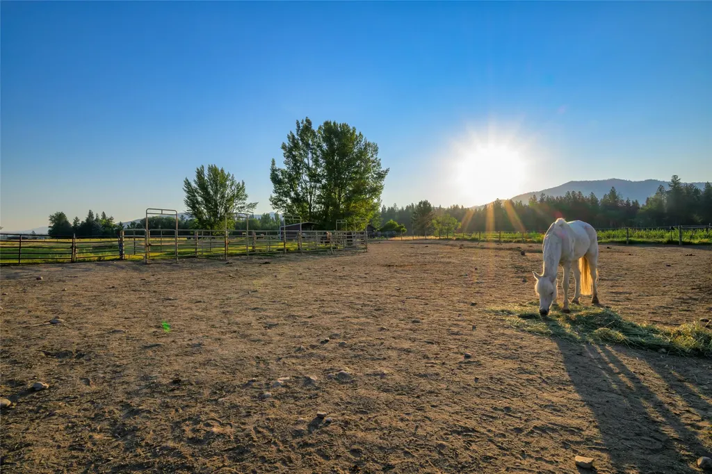 5228 Gardner Lane Florence MT 59833