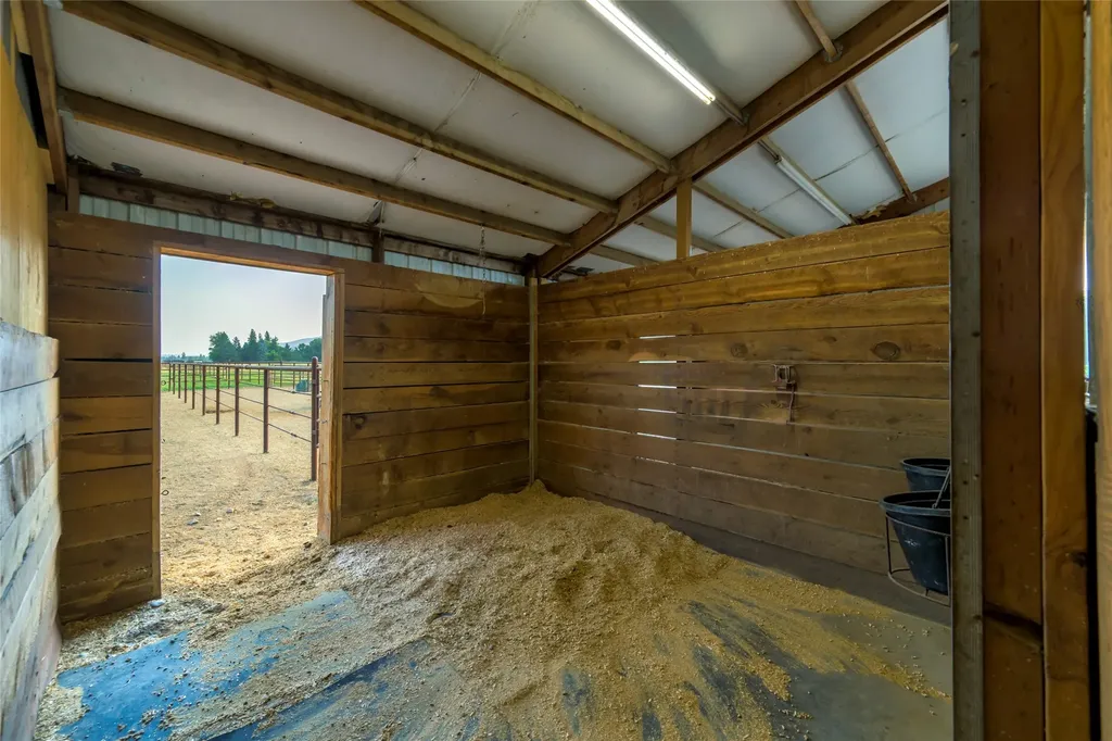5228 Gardner Lane Florence MT 59833