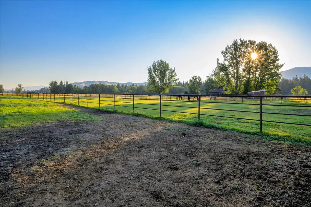 5228 Gardner Lane Florence MT 59833