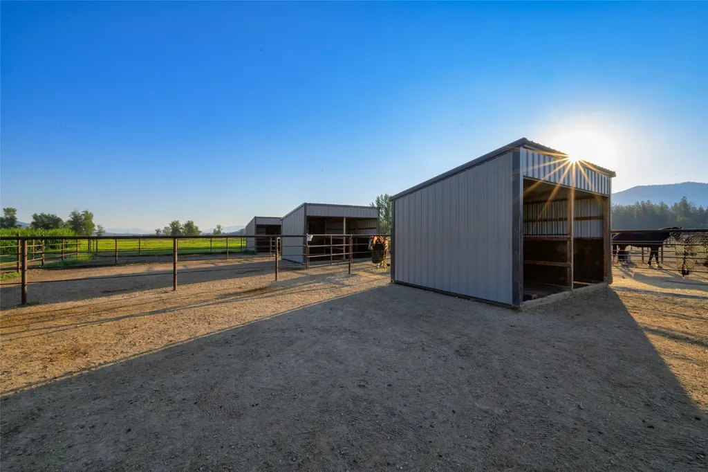 5228 Gardner Lane Florence MT 59833