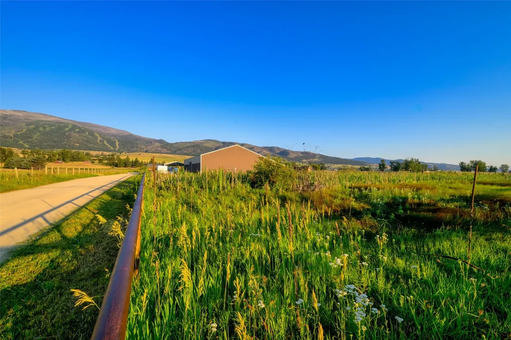 5228 Gardner Lane Florence MT 59833