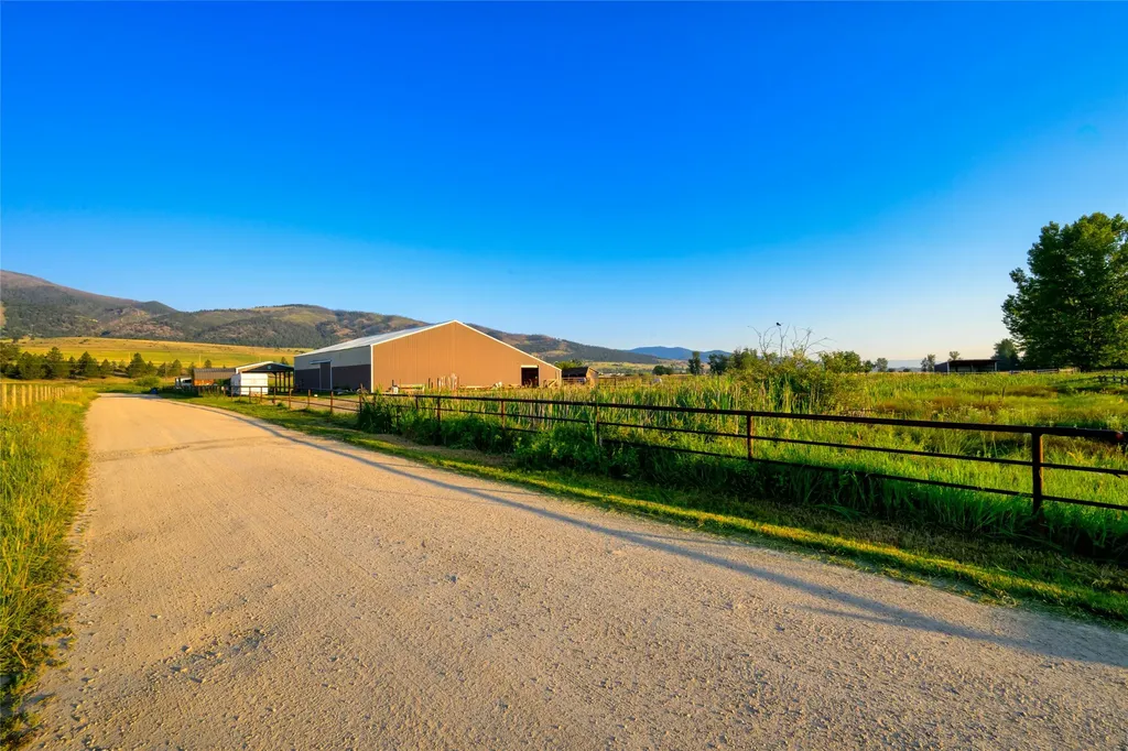 5228 Gardner Lane Florence MT 59833