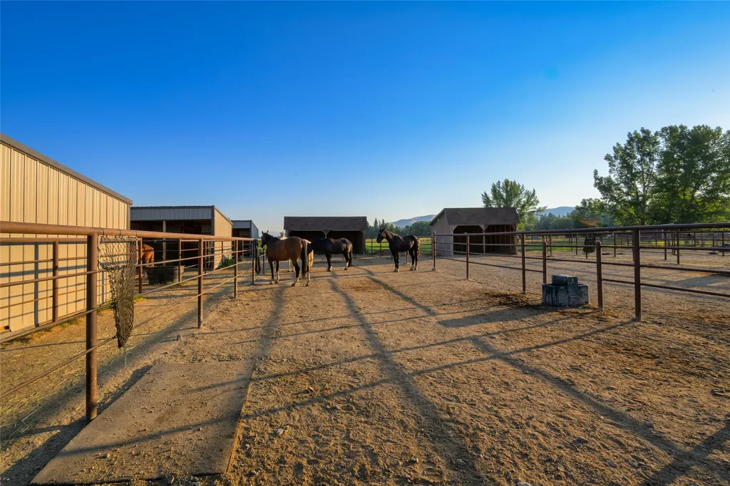 5228 Gardner Lane Florence MT 59833