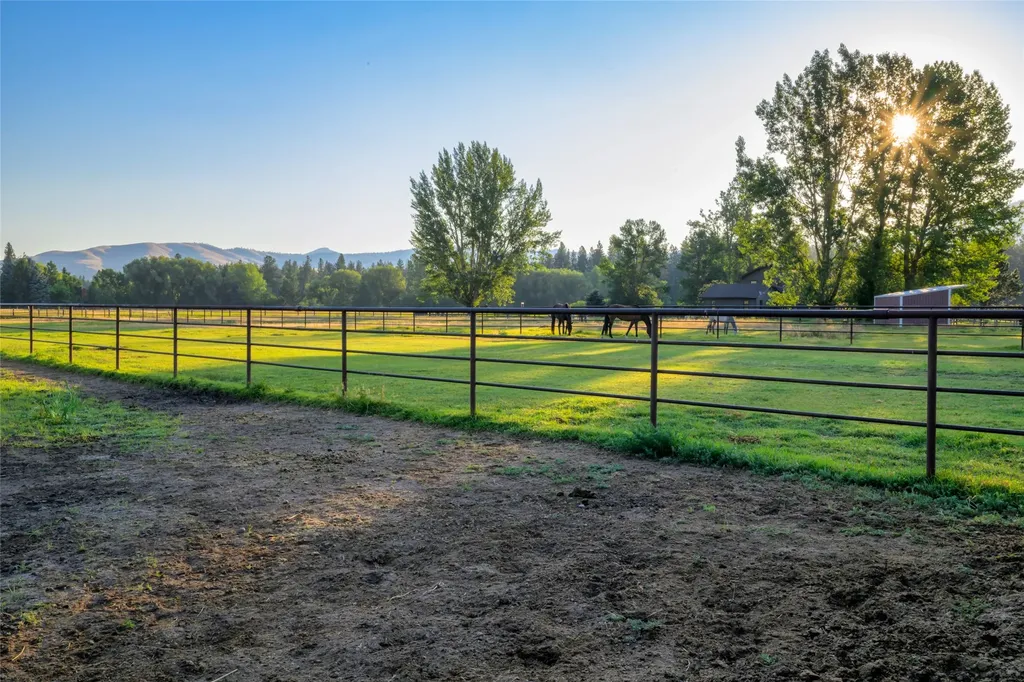 5228 Gardner Lane Florence MT 59833