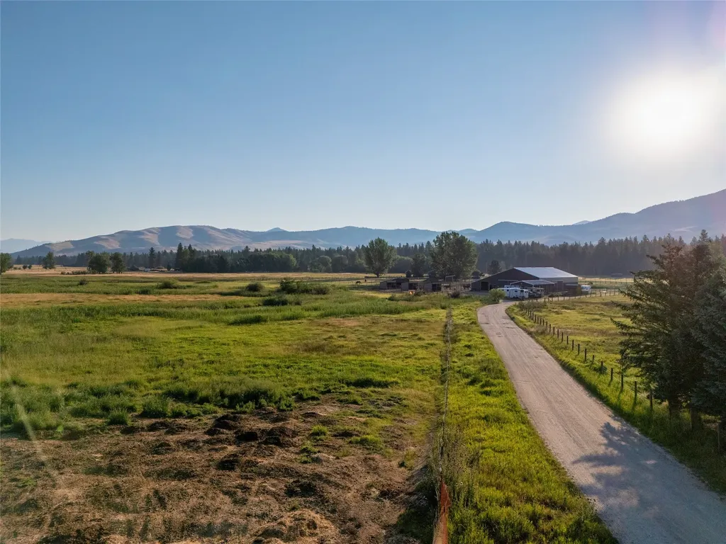 5228 Gardner Lane Florence MT 59833