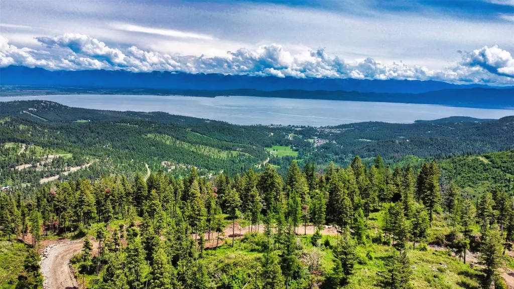 1520 Blacktail Road Lakeside MT 59922