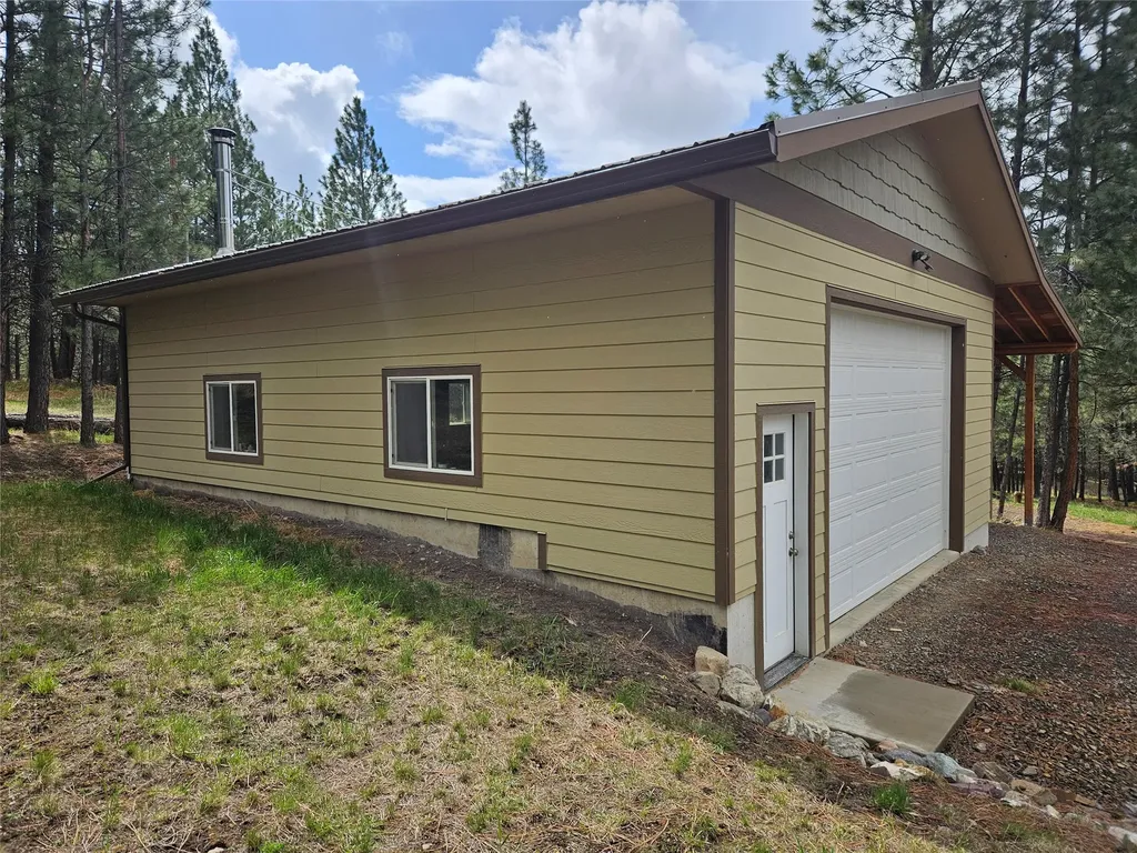 3 Skunk Alley Lane Hot Springs MT 59845