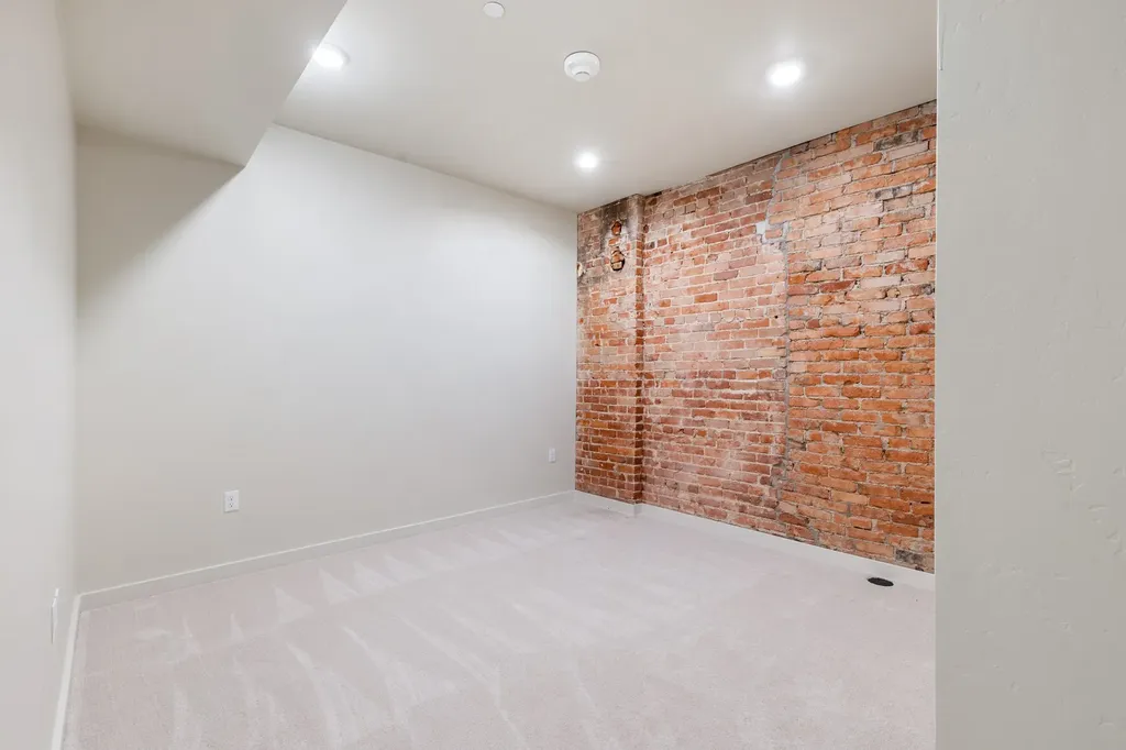 59 E Park Street Butte MT 59701