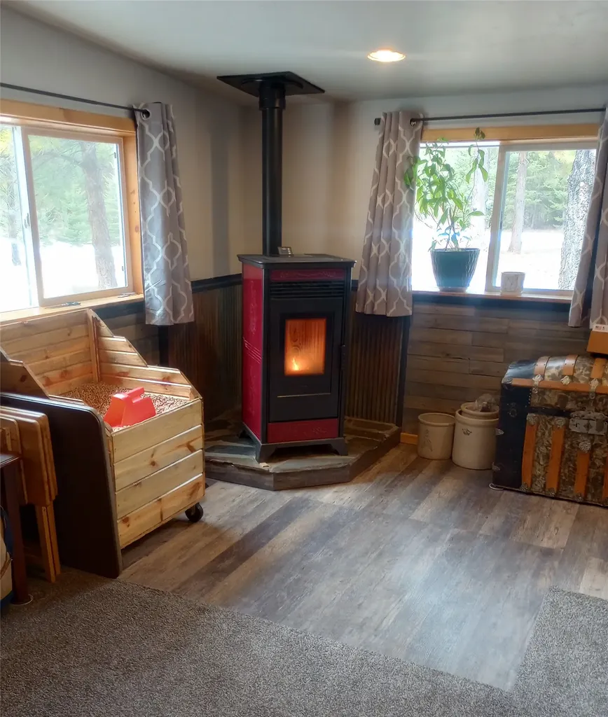 4269 Abe Lincoln Road Lincoln MT 59639