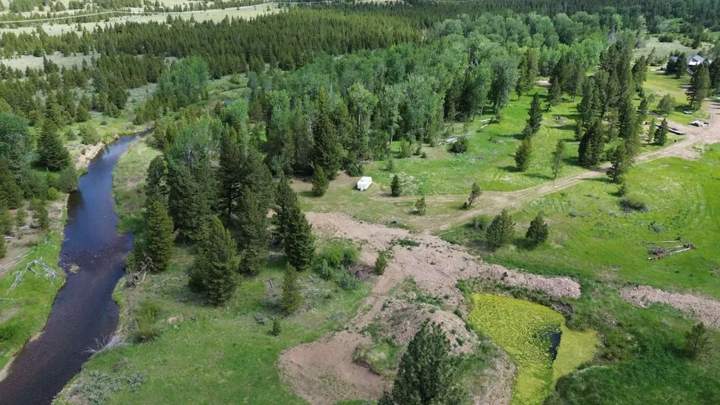 8229 Dead End Trail Lincoln MT 59639