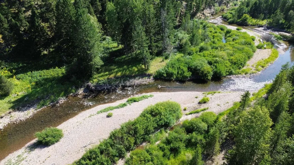 8229 Dead End Trail Lincoln MT 59639