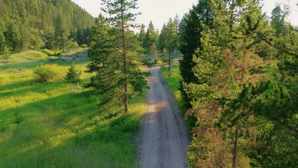 8229 Dead End Trail Lincoln MT 59639